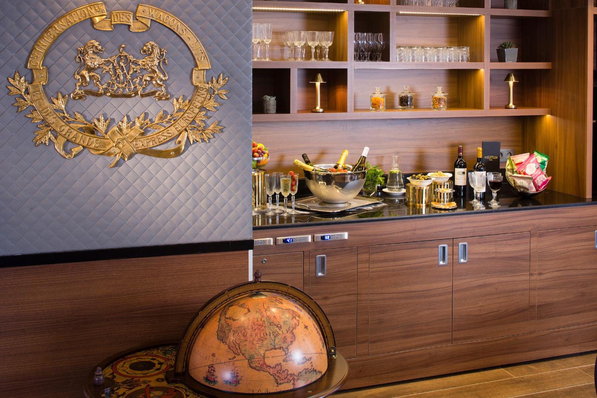 Hotel Whistler - Gare Du Nord Paris Eksteriør billede
